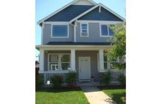 Crosswater neighborhood 4bd 2.5 bath - 2427 84th Drive Northeast, Lake Stevens, WA 98258