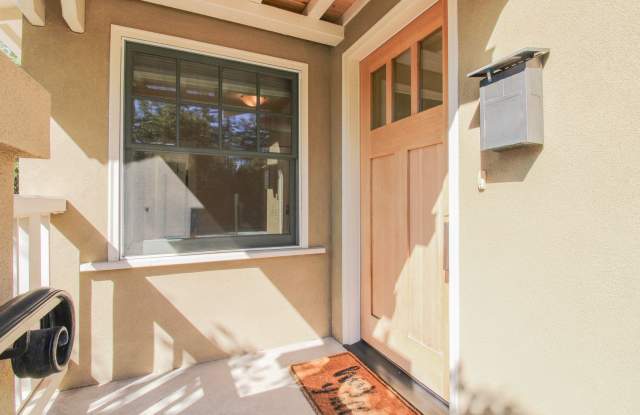 Carefully Restored and Well-Maintained 2-Bedroom Bungalow in Downtown SLO Gallery 4