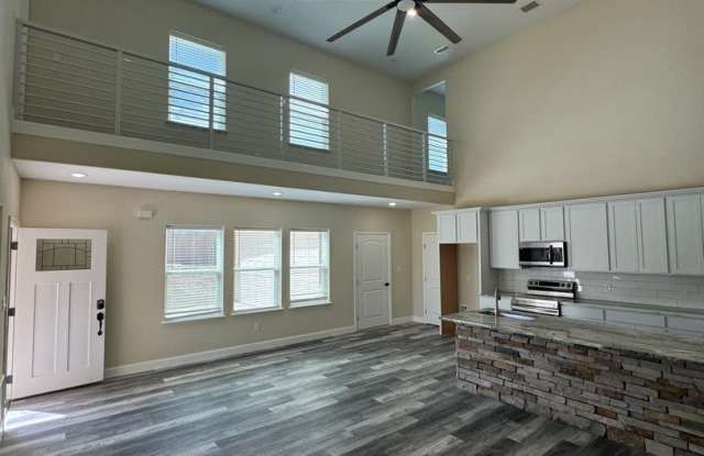COMING SOON!! GATED- 4/2 PLUS OFFICE -HIGH CEILINGS- NO WATER BILL Gallery 1