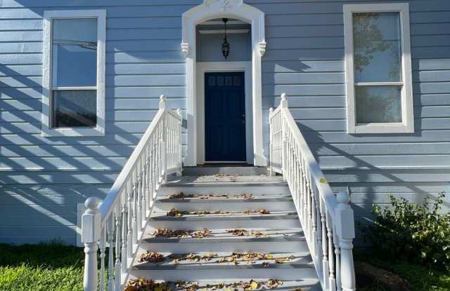 Downtown Benicia Remodeled Saltbox photos photos