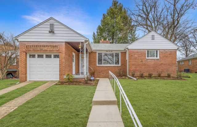 3 Bed 2.5 Bathroom - Chevy Chase Rancher - Freshly Painted and New Appliances - 2940 Terrace Drive, Silver Spring, MD 20815