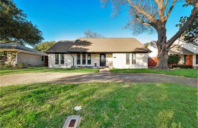 9363 Hunters Creek Drive Gallery 3