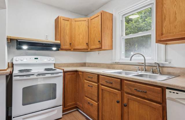 Stunning 2 Bedroom home in Greensburg available now! photos photos