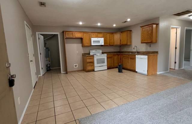 HELLO ROGERSVILLE! 3 Bedroom Ready for you! Gallery 3