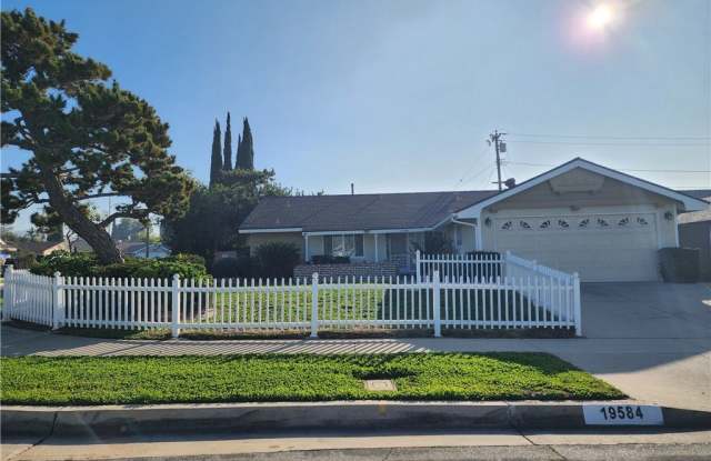 19584 Markstay photos photos