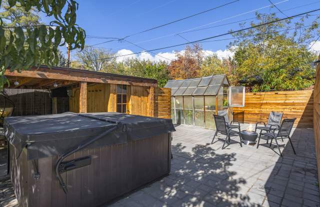 641 1/2 Saint Lawrence Avenue photos photos
