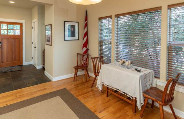 Incredible location for this 30-day minimum stay Redmond two-bedroom + high level office home. Located i Gallery 3