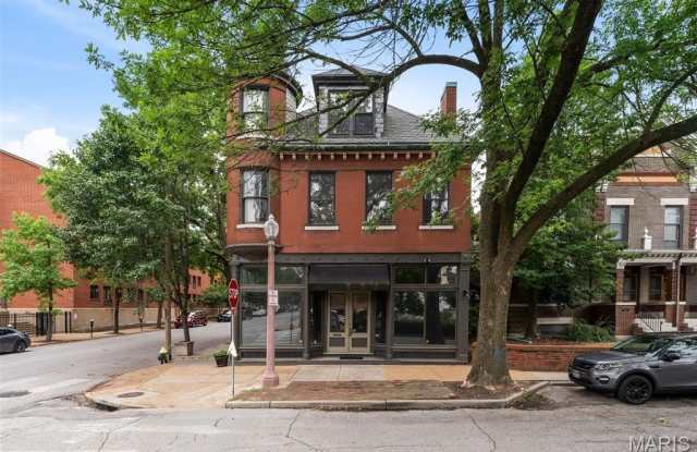 4400 Laclede Gallery 4
