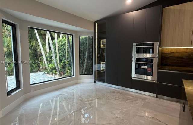 4499 Northwest 93rd Doral Court Gallery 3