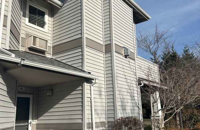 Cute Condo w/ 2 Beds 2 Baths and Balcony in Beaverton! photos photos