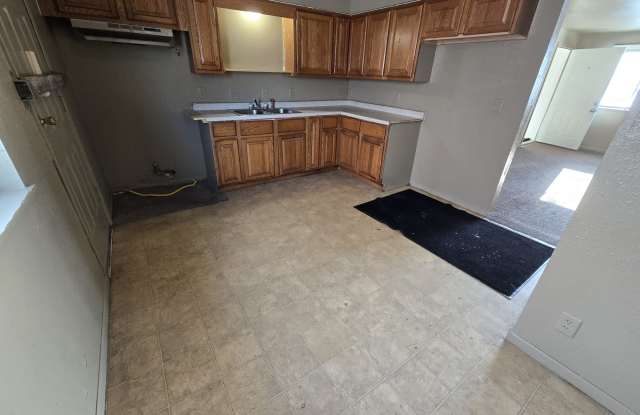 8746 West Carmen Avenue - 3 photos photos