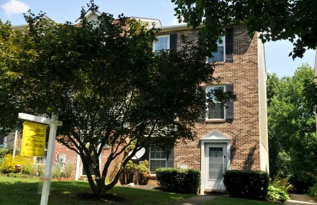 Charming End-Unit Townhouse in Mt. Airy Manor Community photos photos