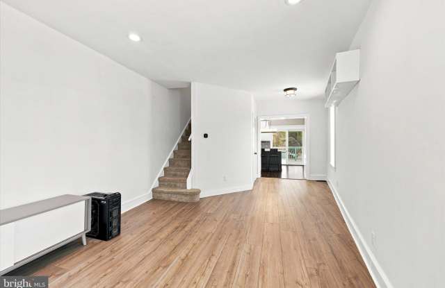 305 CARSON Street Gallery 4