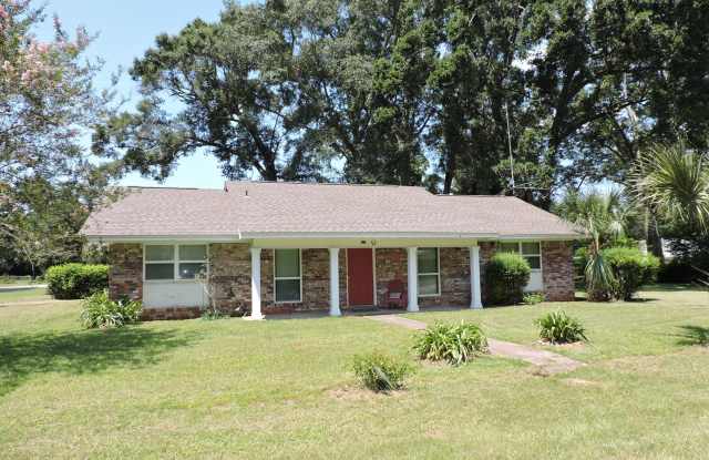 Convenient to Navy Federal complex  interstate! photos photos