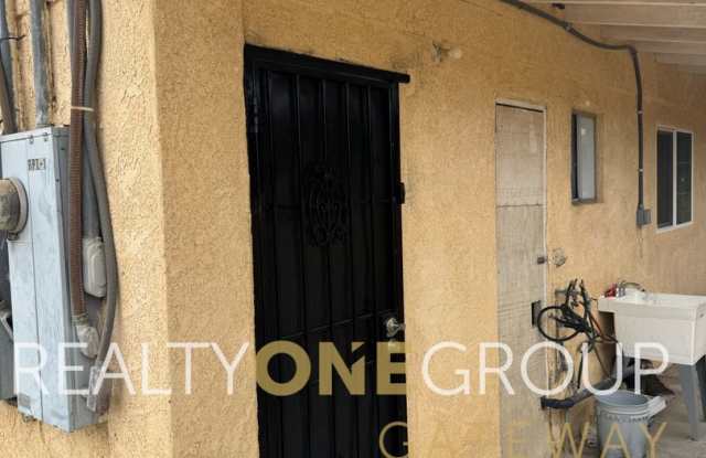 Compact 2 Bedroom 1 bath home with parking and close to Downtown San Luis. - 679 Cesar Chavez Street, San Luis, AZ 85336