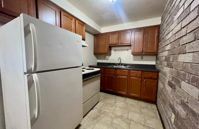 Cozy One Bedroom Apartment! Exposed Brick throughout & Laundry On-Site! Call Today! photos photos Cozy One Bedroom Apartment! Exposed Brick throughout & Laundry On-Site! Call Today! photos photos