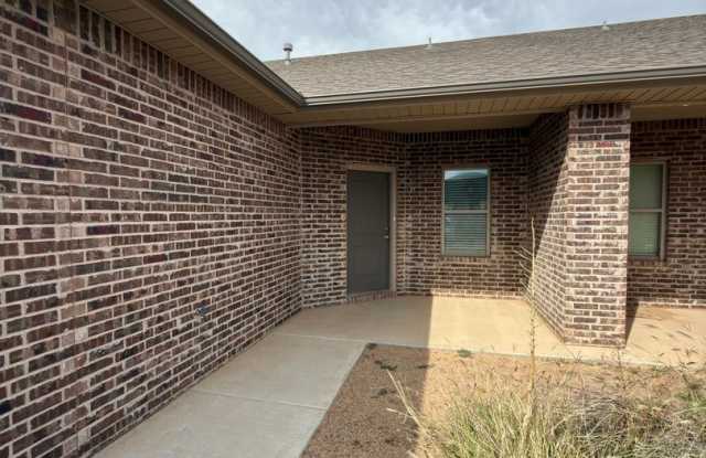 2 Bedroom Townhome Located In Iron Horse Division! Gallery 3