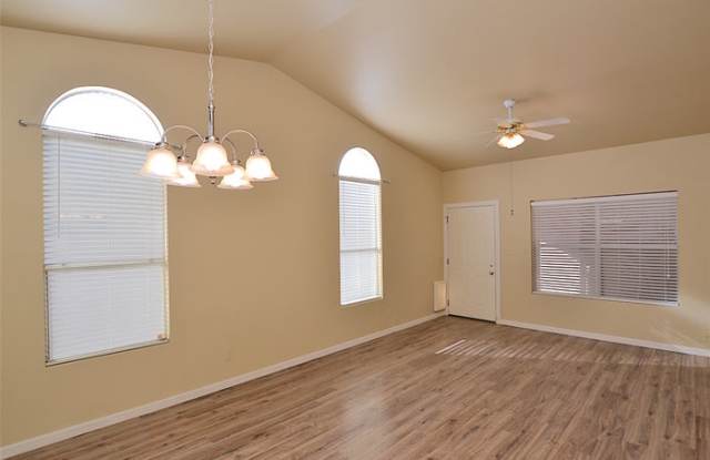 18621 North 33rd Drive Gallery 3