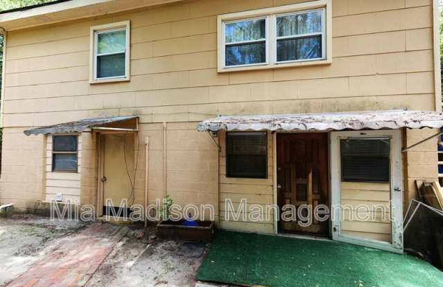 40 1/2 Wesley St Lower photos photos