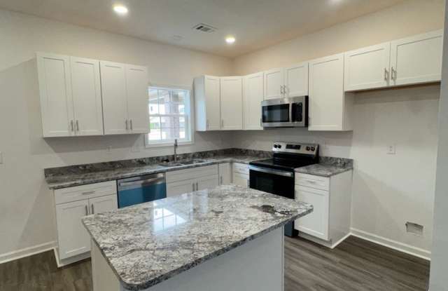 BRAND NEW 3 BED / 2 BATH CONDO AVAILABLE NOW! Gallery 3