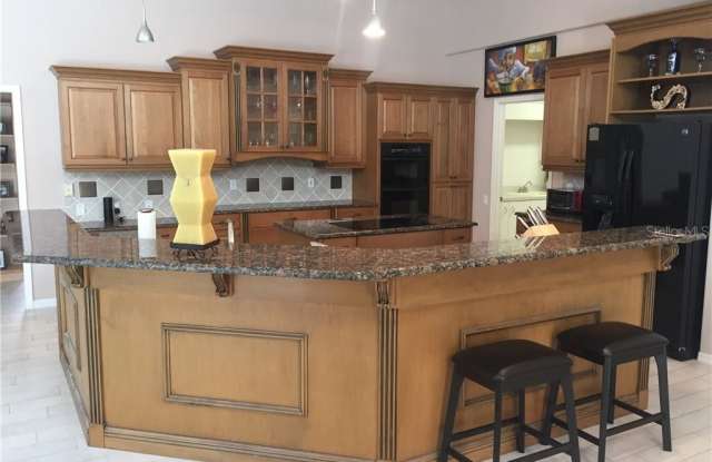 140 WOODCREEK DRIVE E Gallery 2
