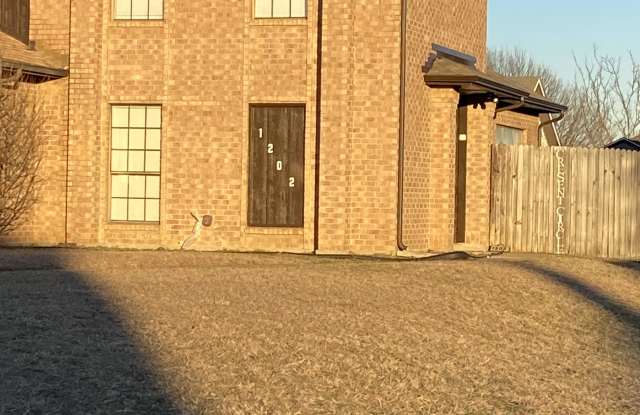 1202 Cresent Cir - 1202 Cresent Circle, DeSoto, TX 75115