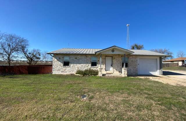 3/2/1 Home With Beautiful Rock Exterior  Stainless Appliances! Off Of FM 1044! - 1490 West Klein Road, New Braunfels, TX 78130