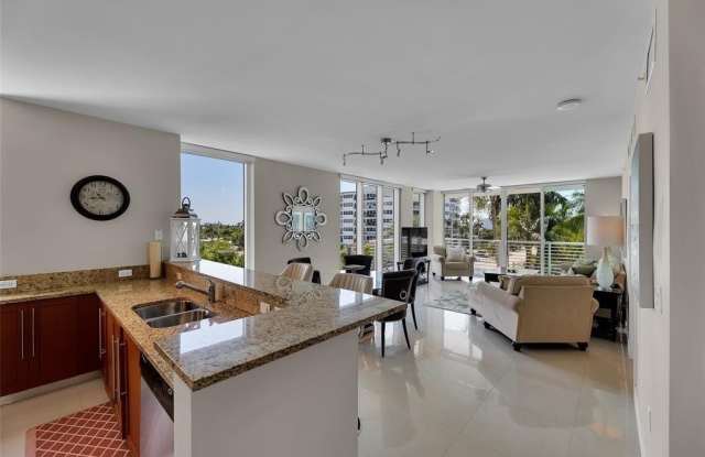 2821 N Ocean Boulevard Gallery 2