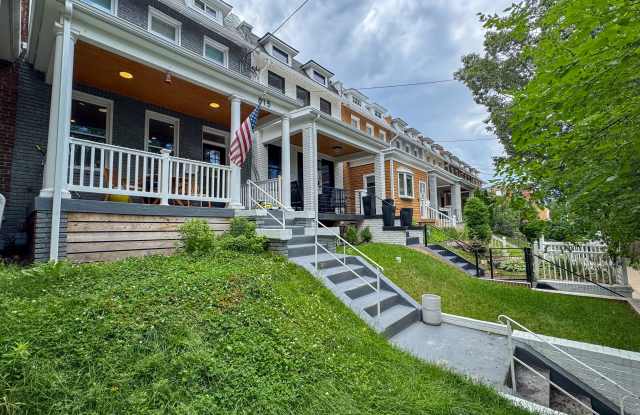 815 Longfellow ST NW photos photos