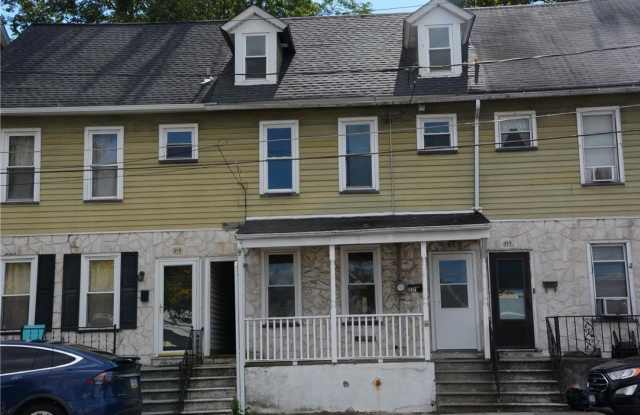 317 W Union Boulevard Gallery 1
