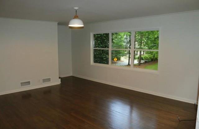 2509 Ridgewood Road NW Gallery 4