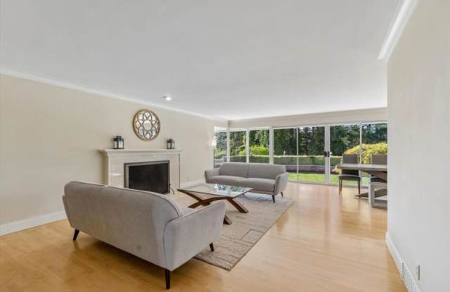201 171st Pl. NE Gallery 3