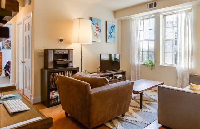 One Bedroom with Spectacular Views in Mount Pleasant - 1673 Park Road Northwest, Washington, DC 20010