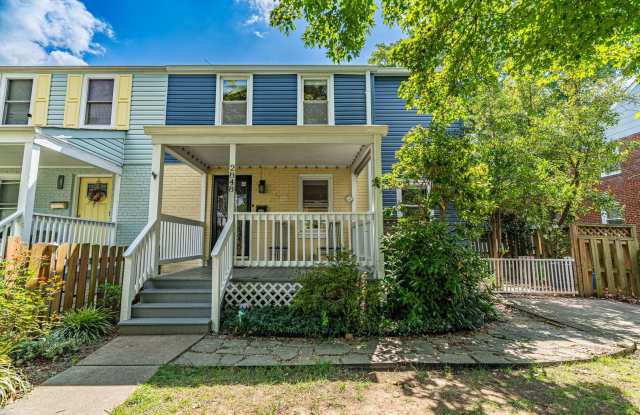 Charming Duplex in Jefferson Manor Neighborhood photos photos