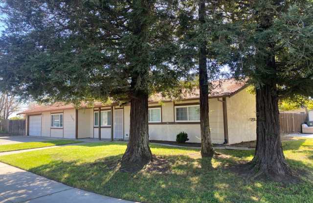 Comfort and Charm at 1460 Linden Way, Manteca photos photos