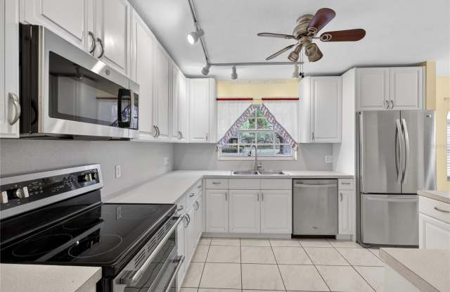 2065 OAK BEACH Boulevard Gallery 4