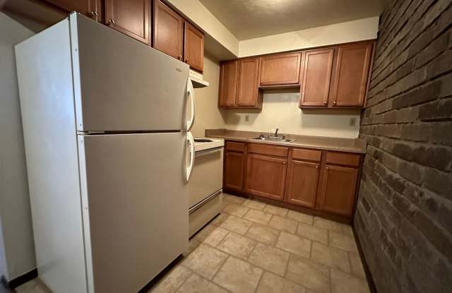 Cozy One Bedroom in Plum! Exposed Brick, On-Site Laundry & More! Call Today! photos photos Cozy One Bedroom in Plum! Exposed Brick, On-Site Laundry & More! Call Today! photos photos