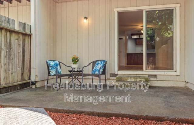 523 Prince Avenue - 523 Prince Avenue, Healdsburg, CA 95448