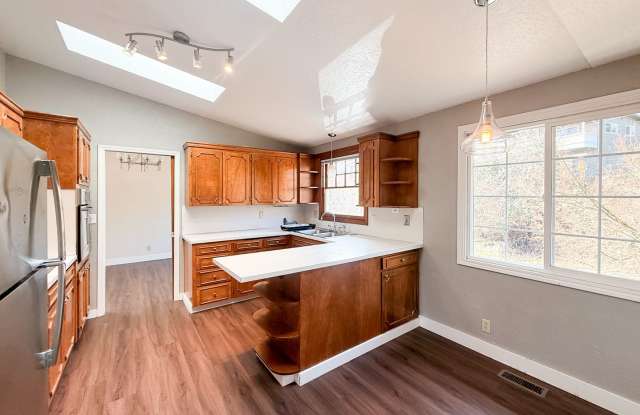 West Salem Home with Daylight Basement ~ Cascade 970 Gallery 4