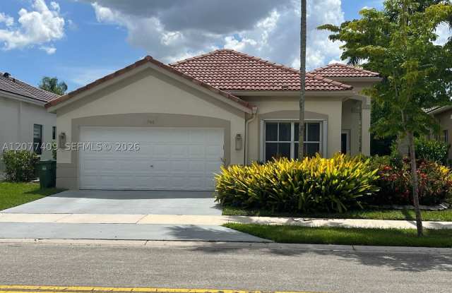 761 Tanglewood Cir Gallery 2
