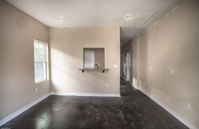 514 Virginia Boulevard Gallery 2