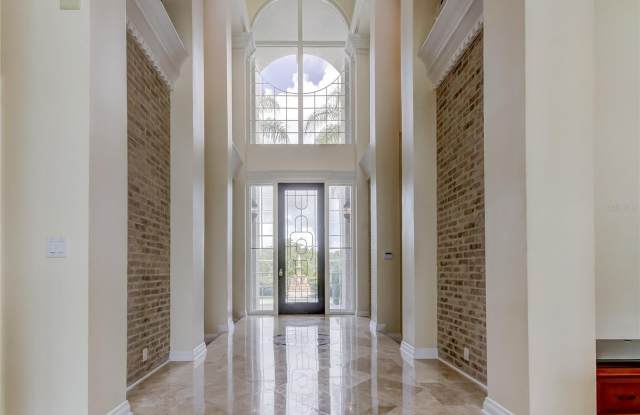 18605 AVENUE MONACO Gallery 4