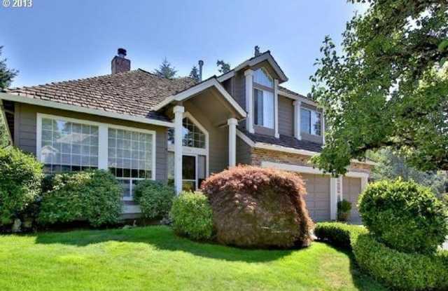 Spacious and Bright 4 Bedroom Home in Beaverton! photos photos