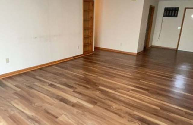 Spacious ranch style 1 bedroom, 1 bath apartment located in Manchester! - 184 Hendrixson Drive, Manchester, TN 37355 Spacious ranch style 1 bedroom, 1 bath apartment located in Manchester! - 184 Hendrixson Drive, Manchester, TN 37355