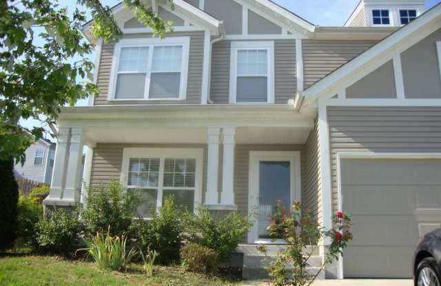 Beautiful home w/2 car garage near Opryland! photos photos