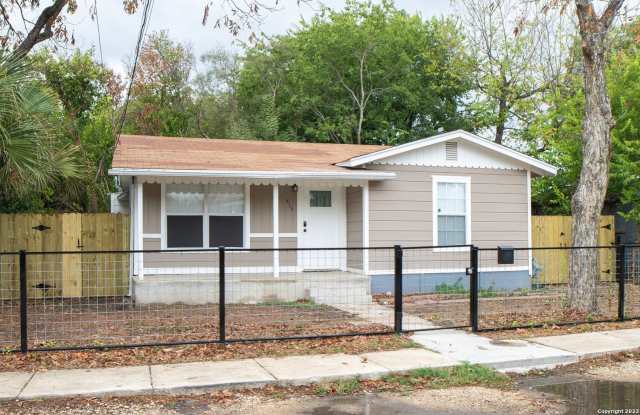 415 Riddle St photos photos