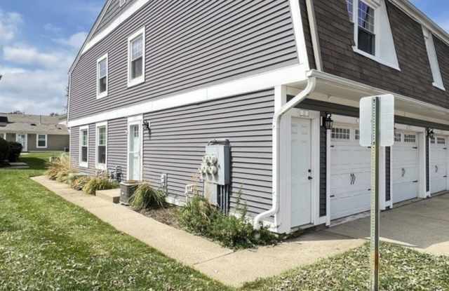 358 E FARMINGDALE Circle - 358 Farmingdale Circle, Vernon Hills, IL 60061