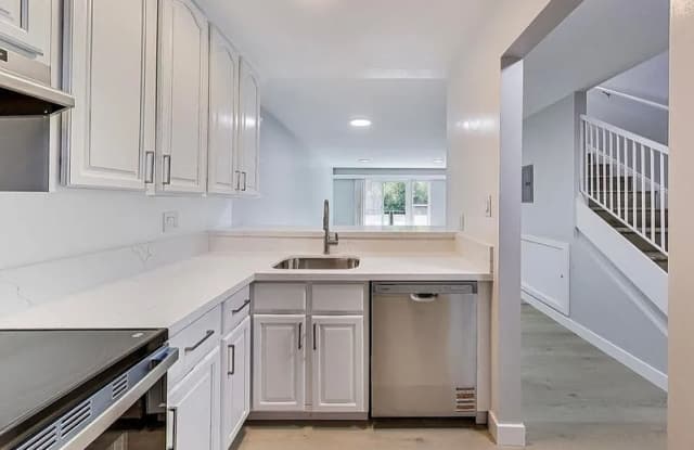 654 Vernon St photos photos