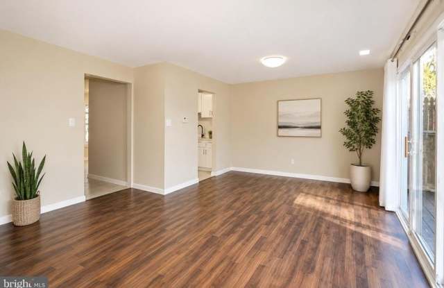 2704 ELBERTA LANE Gallery 2