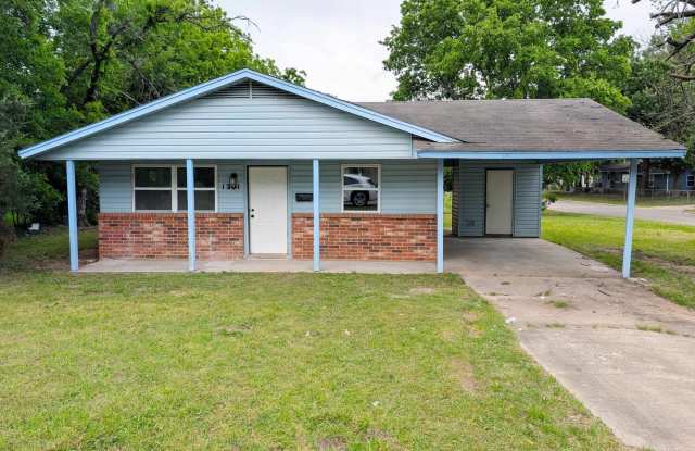 Remodeled 4 Bed/2Bath in Shawnee photos photos